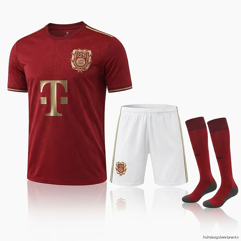 Bayern Munich red football kit