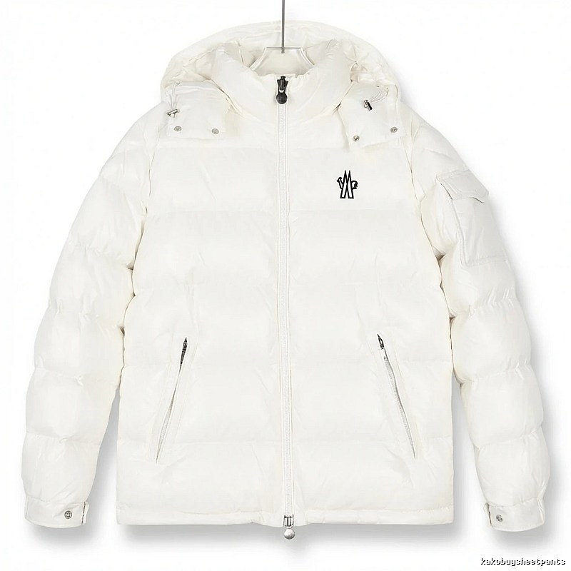 Moncler's classic and simple style white down jacket