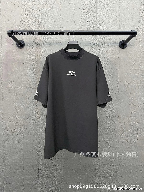 Balenciaga minimalist style black T-shirt