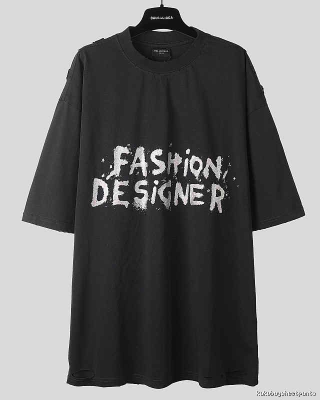 Balenciaga's trendy and cool black T-shirt