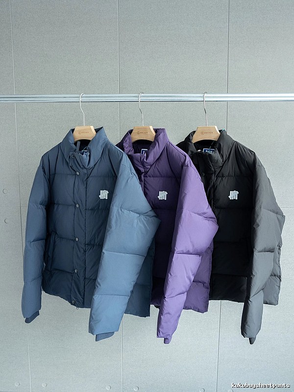 Cold Weather Detail Short Puffer Jacket for Travel Packing