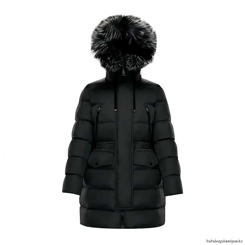 Long black down jacket of Moncler