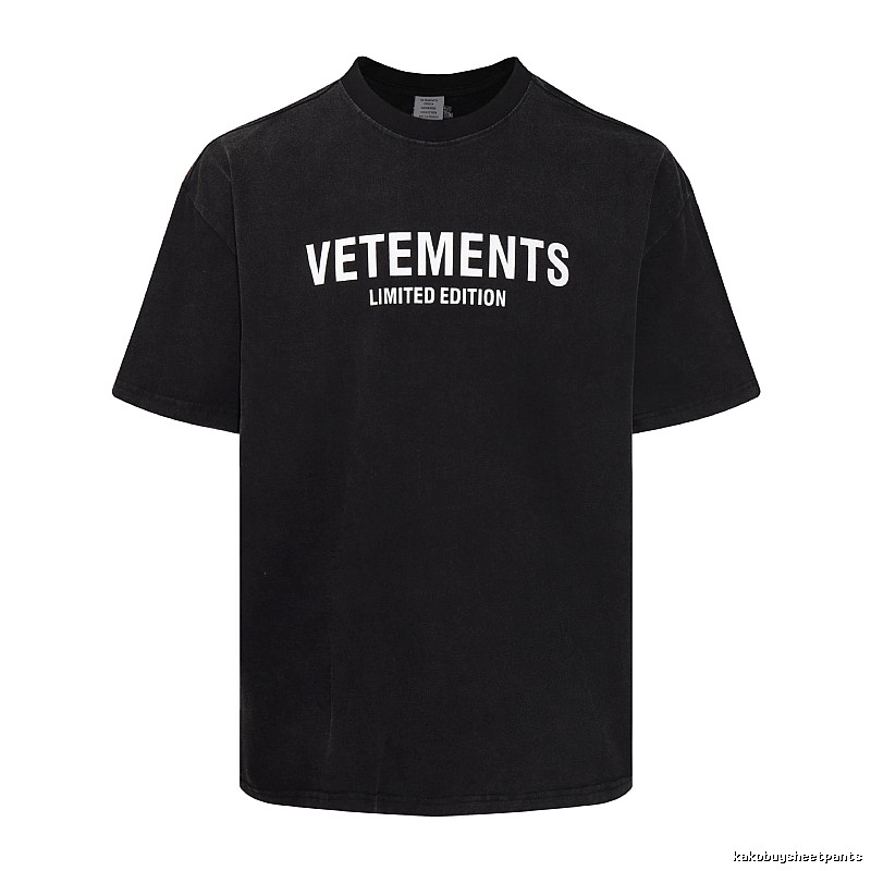 Monogram Statement graphic T-shirt Black Colorful Lucky for Layered Styling