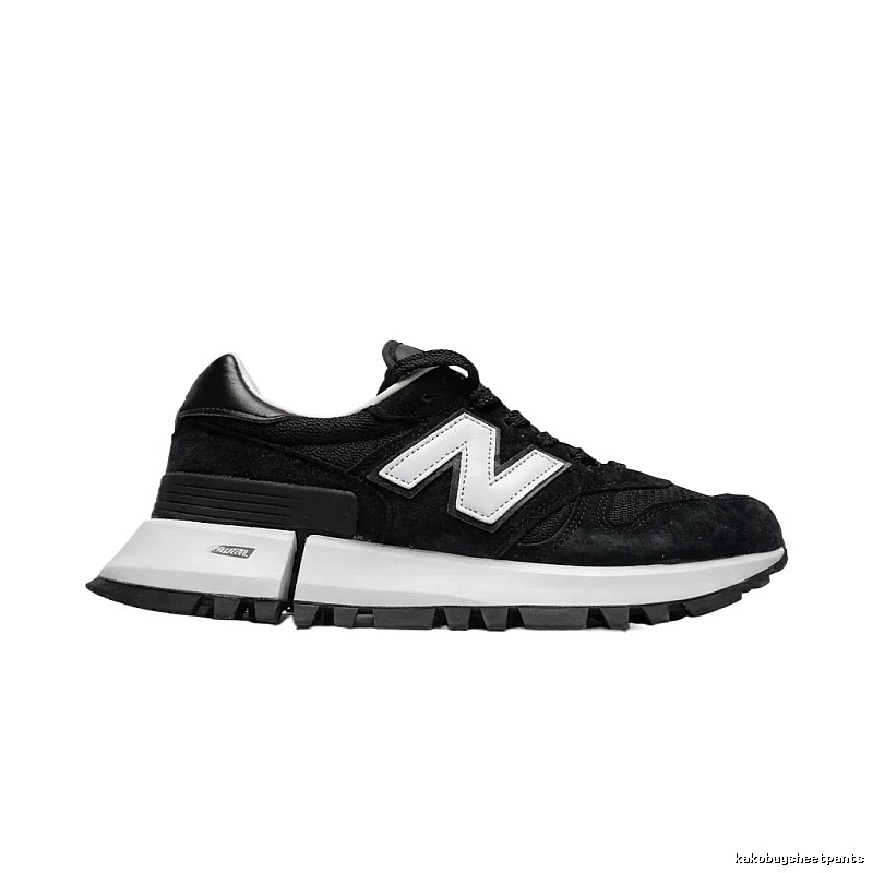 New Balance retro black and white sports shoes