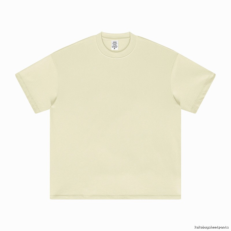 Patterned Plain white T-shirt Minimal White Short with Polished Detail
