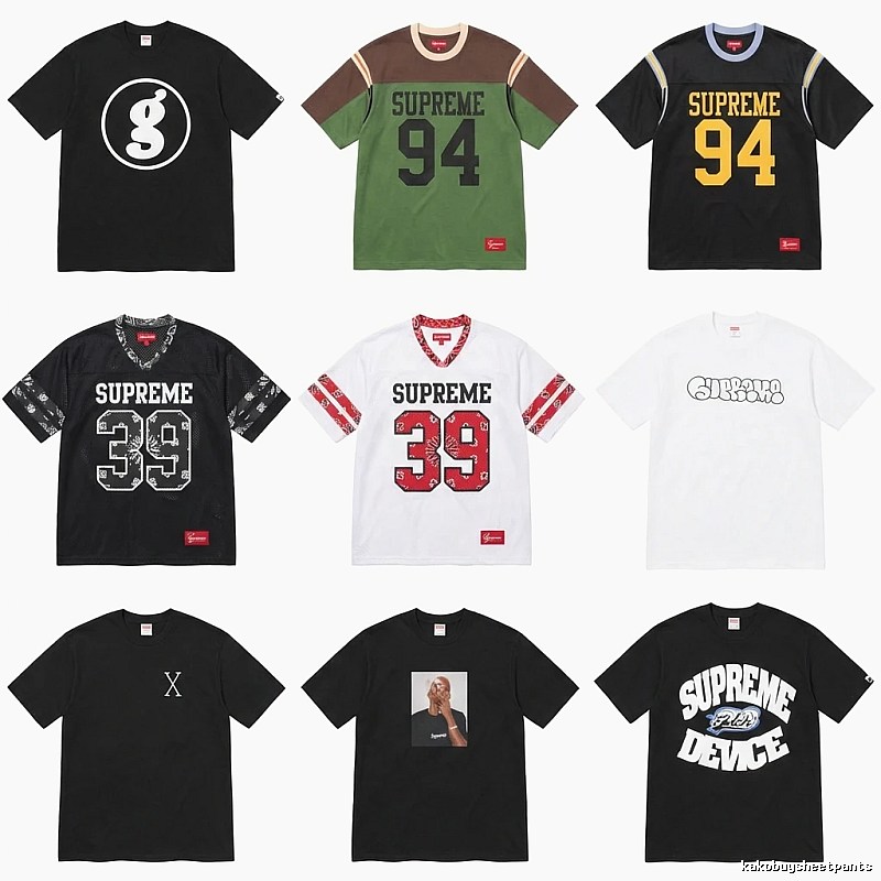 Supreme retro style black T-shirt